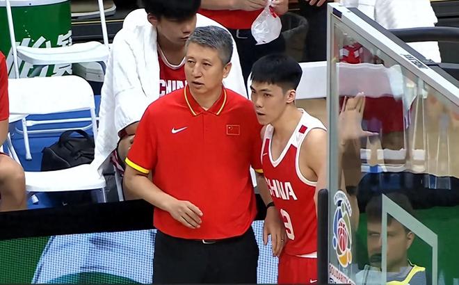 中国男篮结束热身赛,两人必须淘汰,球迷呼吁徐杰回归打河村勇辉