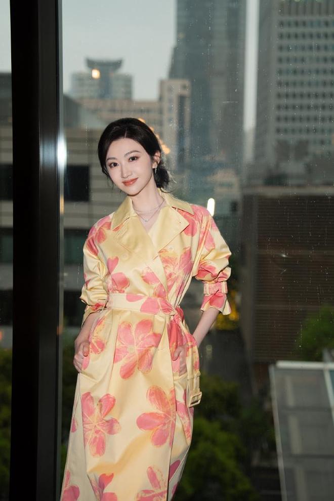 澎湃新闻:联赛上半程争议判罚非常多,冠军悬念已经不复存在