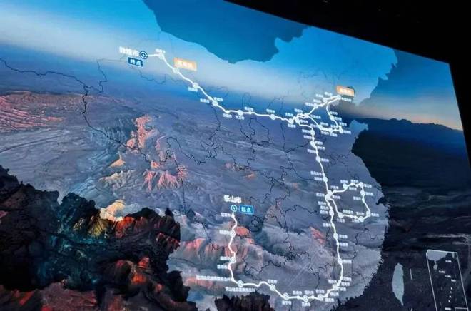 助教离队、小鲨鱼剃光头、陈林坚拆钢板,山东男篮变局与邱彪大考