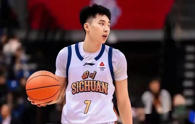 从小就爱看功夫电影,姆本扎抱拳说中文:师傅,我悟了